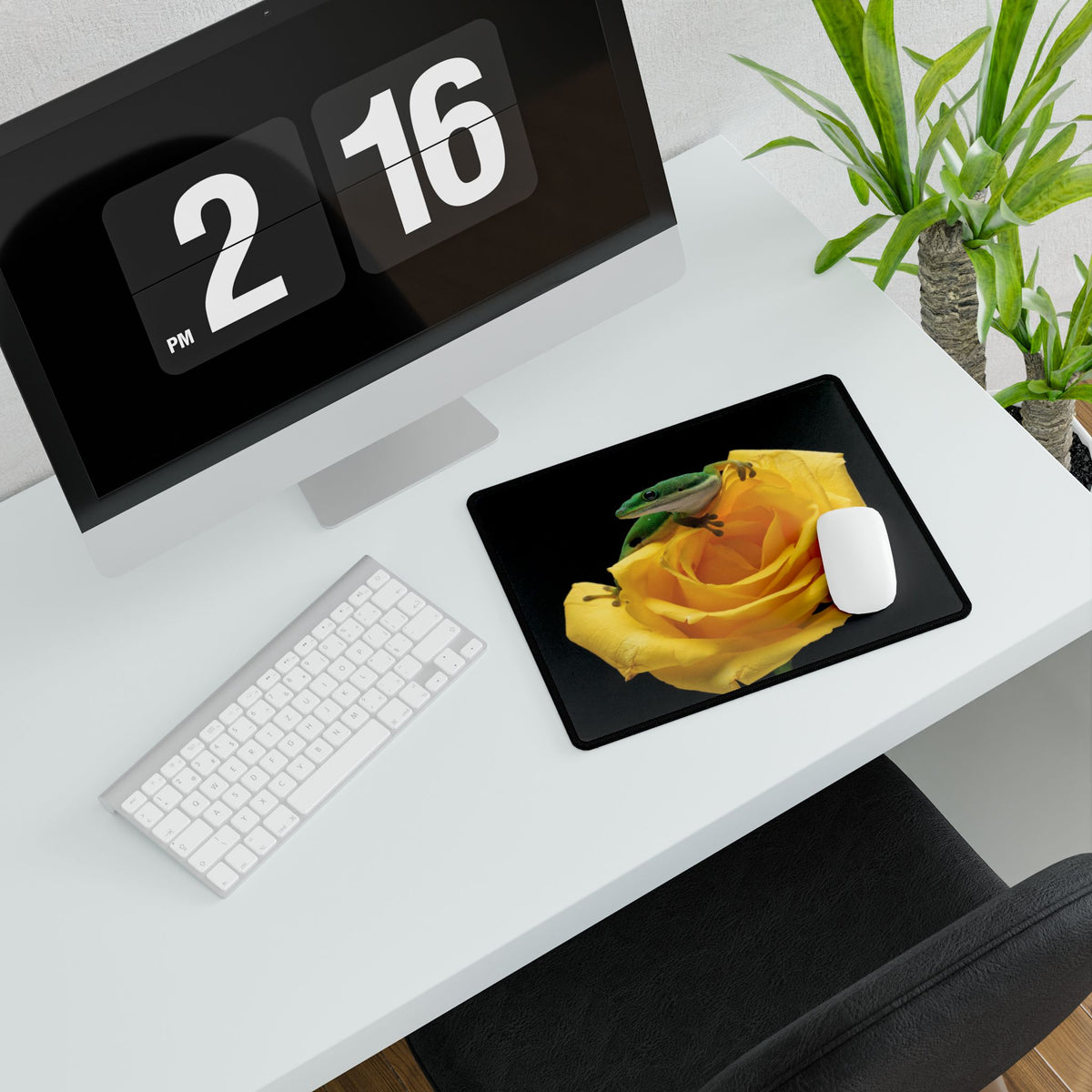 Botanical Day Gecko Mouse Pad