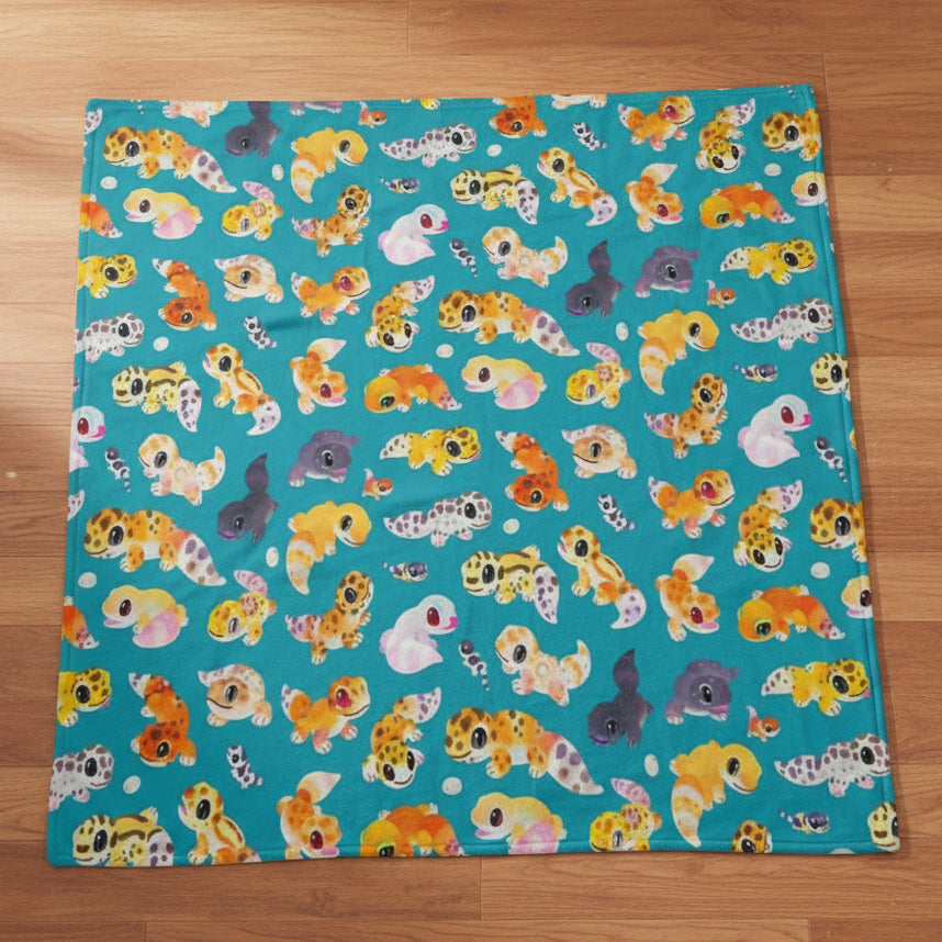 Leopard Gecko Blue Throw Blanket