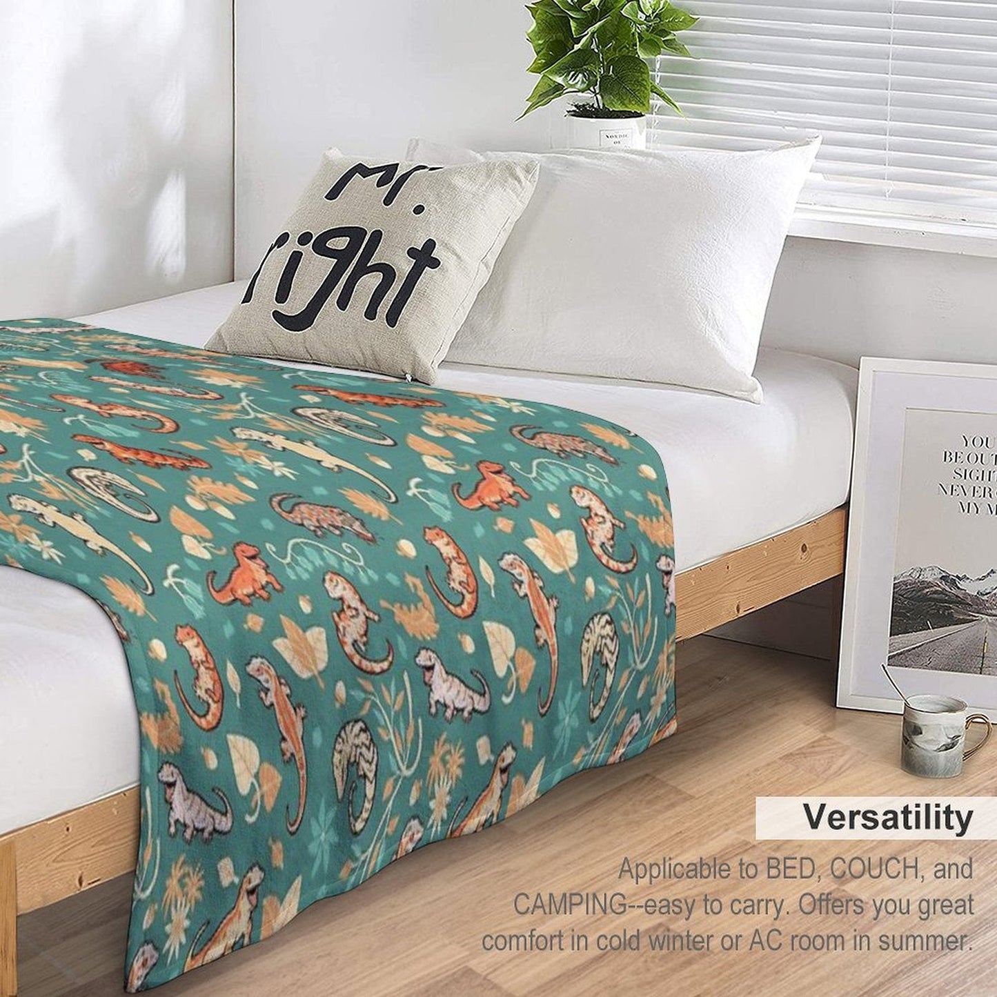 Autumn Geckos in Green Throw Blanket
