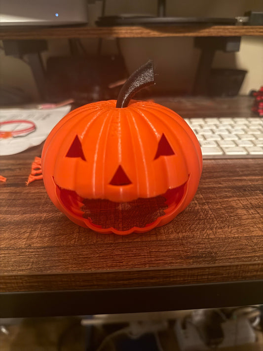3D-Printed Spooky Jack-o'-Lantern Reptile Hide