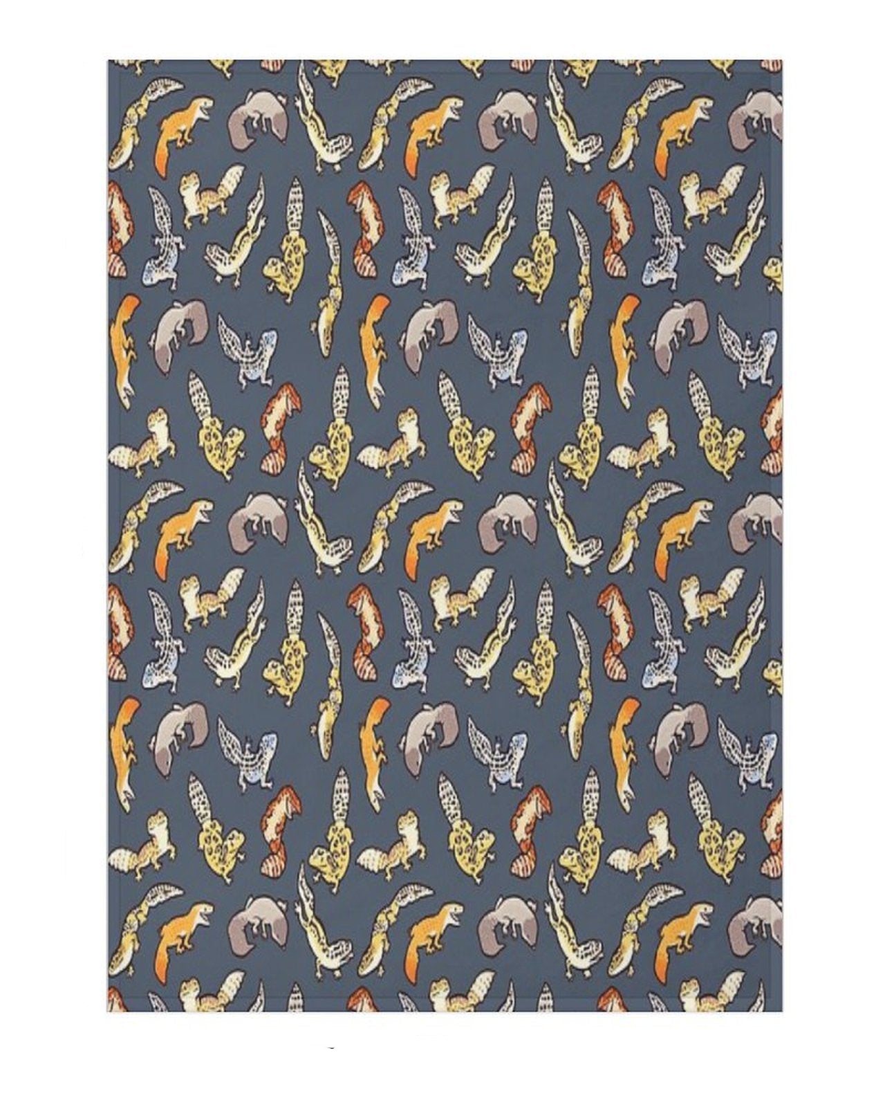 A blanket featuring a pattern of leopard geckos on a ray background